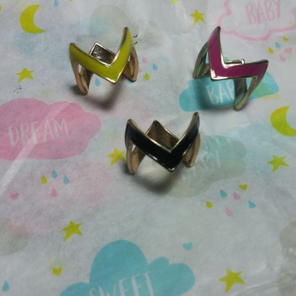 3 Crown Stackable Rings - Picture 3 of 12